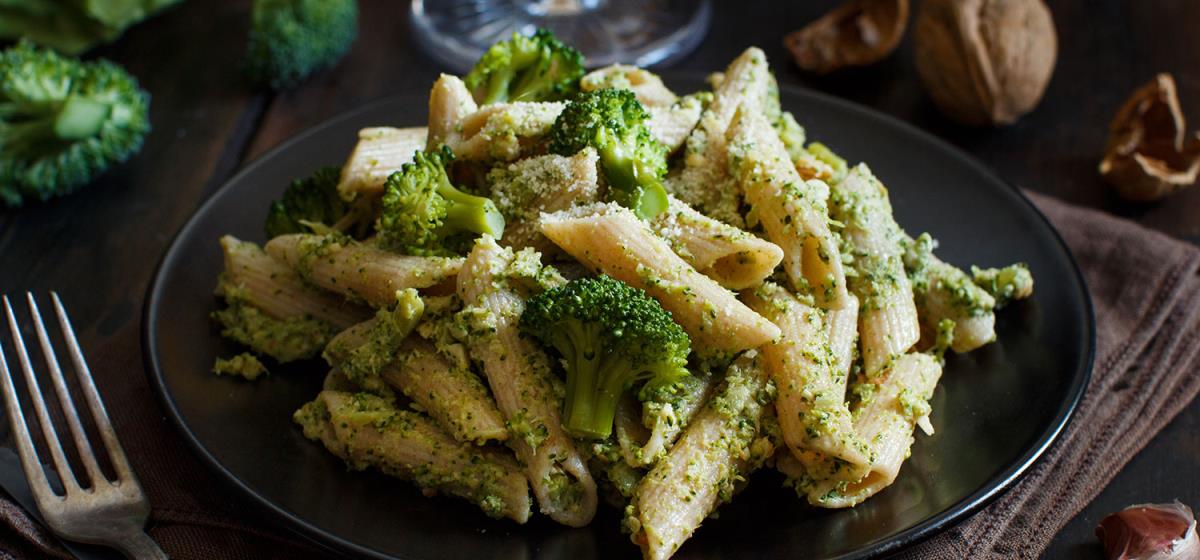 Pasta broccoli e noci: semplice e gustosa
